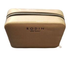RODIN Makeup Bag with hair oil sample‎